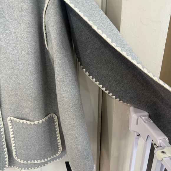 Marc New York Andrew Marc Gray Jacket with White Trim - Picture 11 of 14